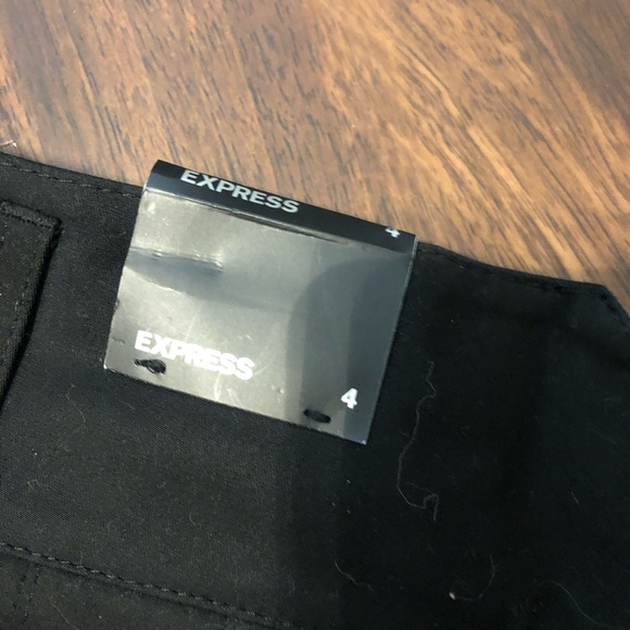 Express cuffed shorts size 4 - Picture 3 of 3